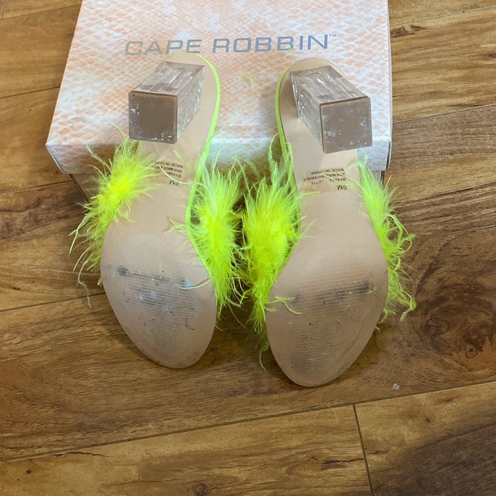 Heels - Picture 5 of 6
